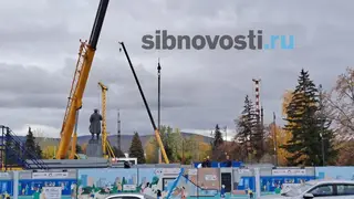В Красноярске на площадь Революции завезли детали тоннелепроходческого комплекса В Красноярске на площадь Революции завезли детали тоннелепроходческого комплекса