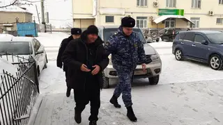 В Новосибирской области мужчина спрятался в стоге сена, но чихнул и попался В Новосибирской области мужчина спрятался в стоге сена, но чихнул и попался