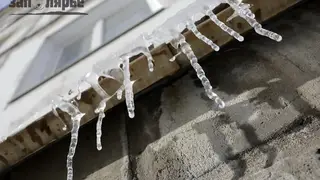 Женщина отсудила 30 тысяч рублей у УК за упавшую на ее голову сосульку в Дудинке Женщина отсудила 30 тысяч рублей у УК за упавшую на ее голову сосульку в Дудинке