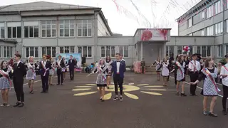 В Красноярске для более пяти тысяч выпускников проходят последние звонки