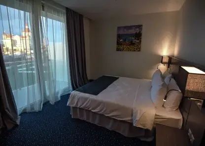 RIA_2333432.LR