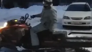 В Ачинске пьяный водитель снегохода попал под уголовное дело. Его «сдали» местные В Ачинске пьяный водитель снегохода попал под уголовное дело. Его «сдали» местные