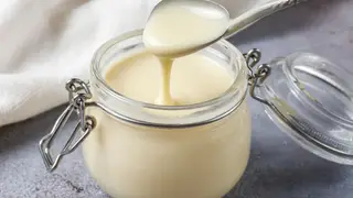 Почти 2 тонны назаровской сгущёнки признали фальсификатом и сняли с продажи в Красноярском крае Почти 2 тонны назаровской сгущёнки признали фальсификатом и сняли с продажи в Красноярском крае