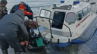 12 рыбаков спасли с отколовшейся льдины на Красноярском водохранилище 12 рыбаков спасли с отколовшейся льдины на Красноярском водохранилище