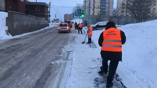 С красноярских дорог и тротуаров вывезли 999 КамАЗов снега С красноярских дорог и тротуаров вывезли 999 КамАЗов снега