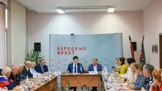 Глава Красноярского края Михаил Котюков встретился с участниками Народного фронта Глава Красноярского края Михаил Котюков встретился с участниками Народного фронта