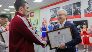 Губернатор Красноярского края поздравил боксёров Марка Петровского и Алексея Скомороху с победами