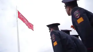 «Будет реять над столицей края»: В Красноярске подняли Знамя Победы