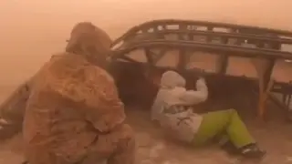 Вулканологи на Камчатке попали под пеплопад у вулкана Безымянный Вулканологи на Камчатке попали под пеплопад у вулкана Безымянный