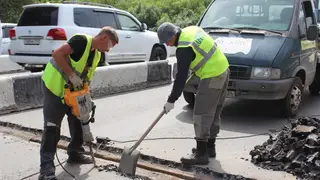 Дорожники приступили к ремонту деформационных швов на мостах через Качу и Мичурина Дорожники приступили к ремонту деформационных швов на мостах через Качу и Мичурина