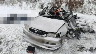 Двое молодых людей погибли в жёсткой аварии с большегрузом в Красноярском крае