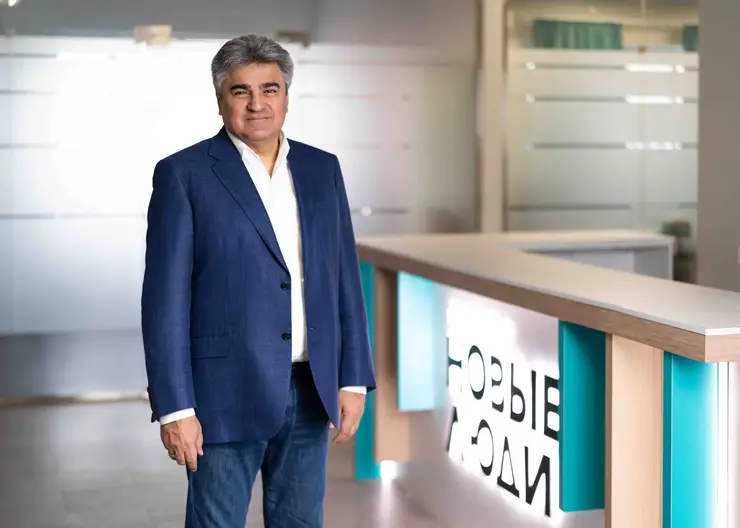 3 (18)