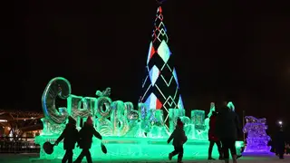 Главную городскую ёлку Красноярска зажгут сегодня вечером на острове Татышев Главную городскую ёлку Красноярска зажгут сегодня вечером на острове Татышев