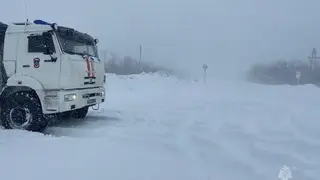 Мощный циклон парализовал Камчатку: отменены занятия в школах, задержаны авиарейсы, объявлена лавинная опасность