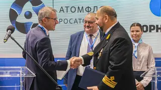 "Атомфлот" и "Норникель" подписали договор на оказание ледокольных услуг "Атомфлот" и "Норникель" подписали договор на оказание ледокольных услуг