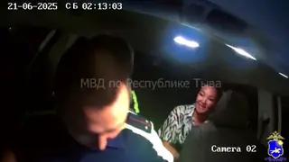 В Кызыле пьяная женщина устроила аварию и укусила инспектора ДПС