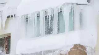 Красноярка уснула на морозе, примёрзла к металлической ручке и лишилась руки