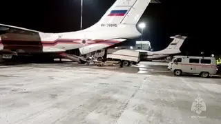 В Турцию и Сирию на помощь отправились российские спасатели В Турцию и Сирию на помощь отправились российские спасатели