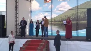 Сотрудникам Богучанской ГЭС вручены награды за вклад в экономику Кежемского района Сотрудникам Богучанской ГЭС вручены награды за вклад в экономику Кежемского района