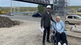 В Красноярске маломобильные эксперты проверили новый виадук