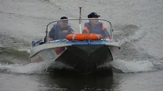 В Краснотуранском районе рыбака на лодке унесло течением В Краснотуранском районе рыбака на лодке унесло течением