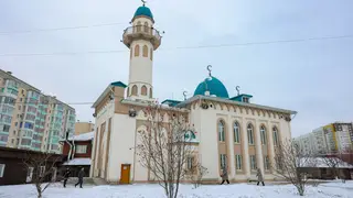 Губернатор Красноярского края посетил соборную мечеть Губернатор Красноярского края посетил соборную мечеть