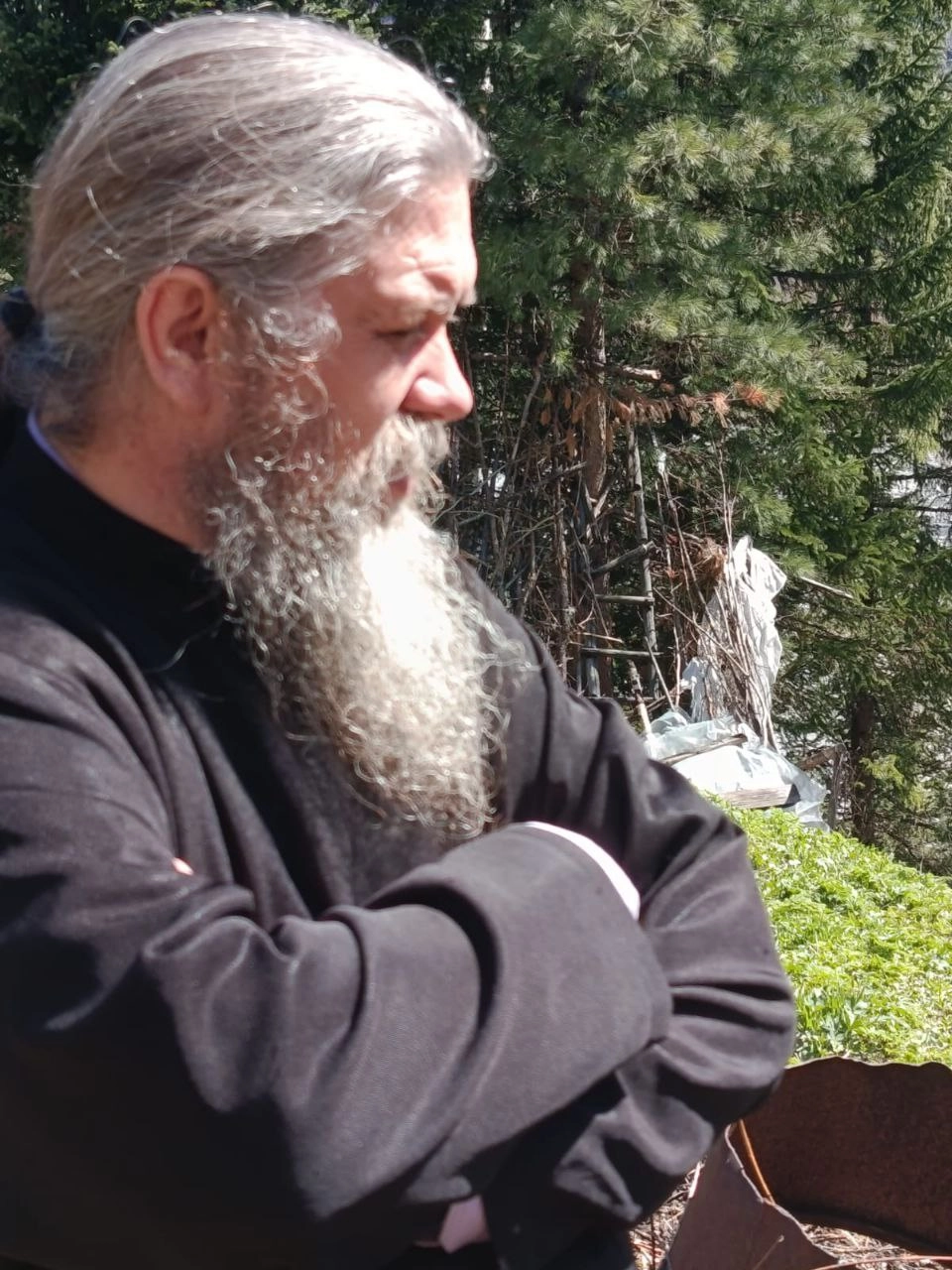 Отец Владимир остался помогать Агафье. Фото: Из личного архивa/ Игорь Мыльников