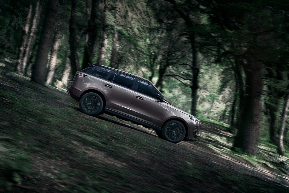 Угол въезда кроссовера Jaecoo J6 — 20 градусов, угол съезда — 30 градусов. Фото: © ООО «Медведь Альянс»