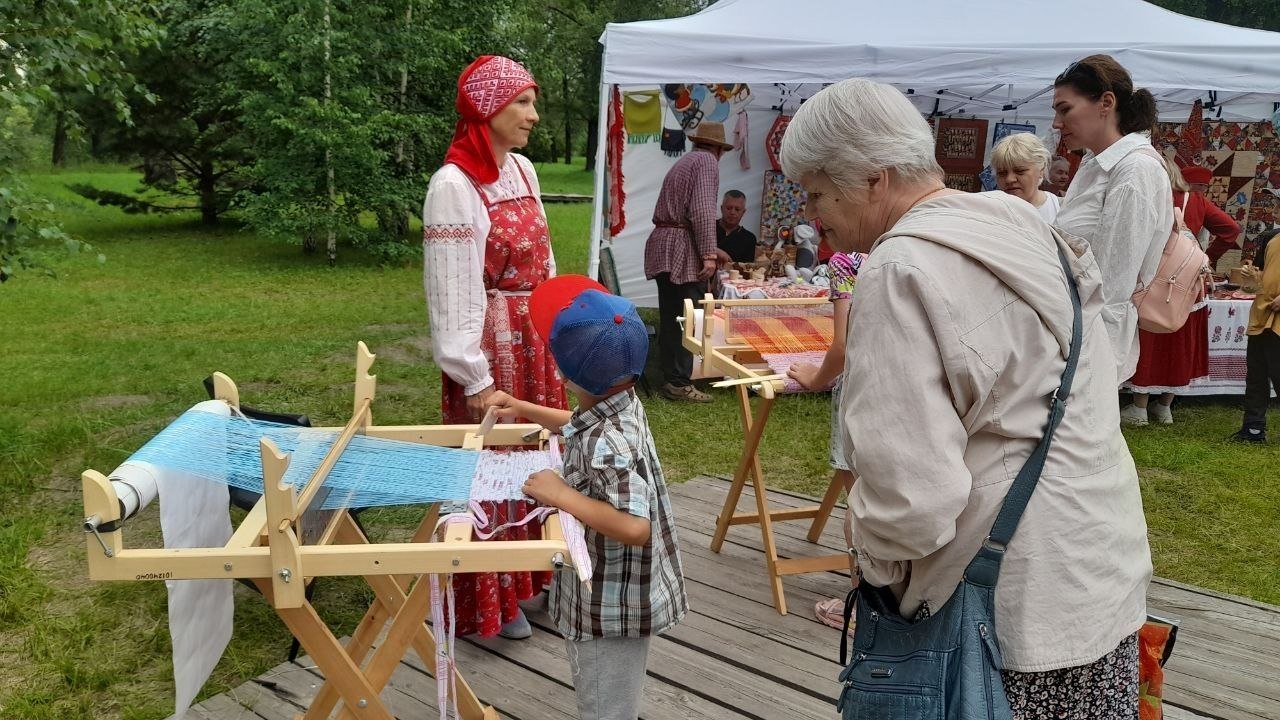Народные ремёсла можно было примерить на себя прямо на месте