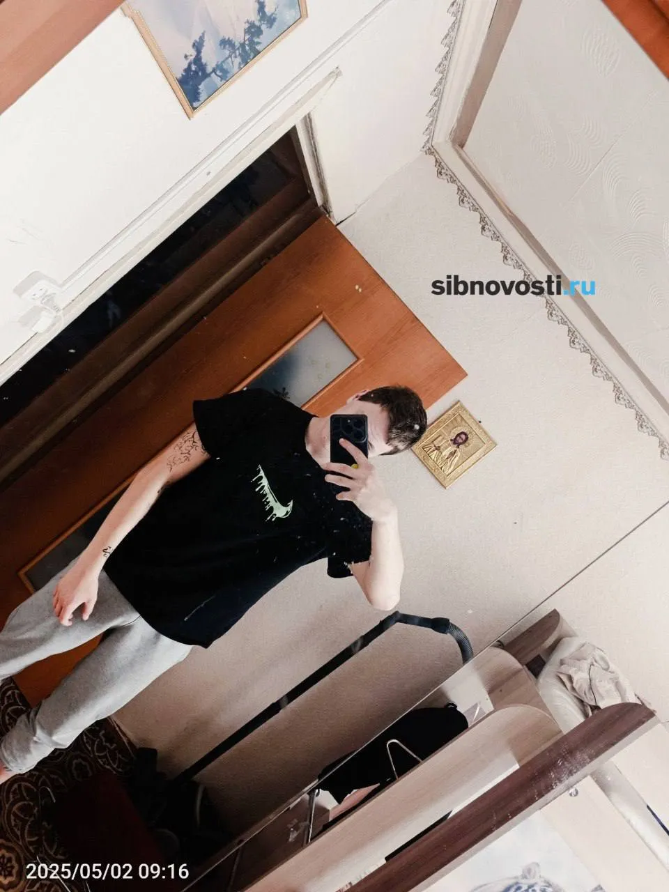 Последнее фото со страницы парня. Оно датируется 2 мая. Под снимками люди уже пишут гневные комментарии