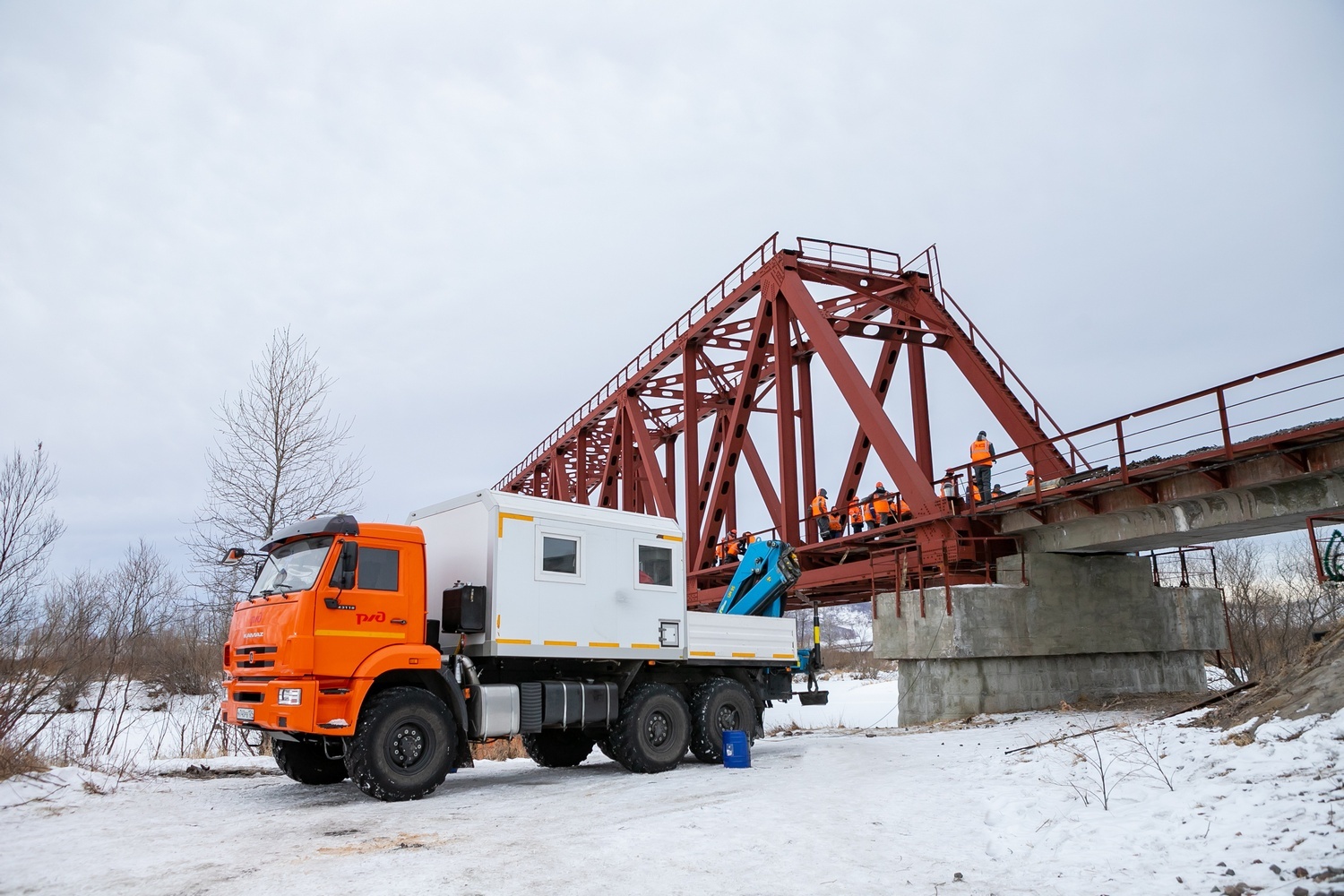 КрасЖД завершила реконструкцию моста через реку Чёрный Июс в Хакасии -  Сибновости