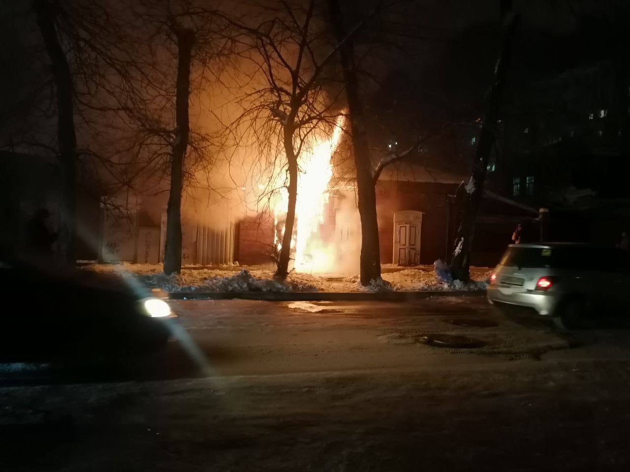 В Иркутске произошел пожар в жилом доме на улице Киевская - Сибновости