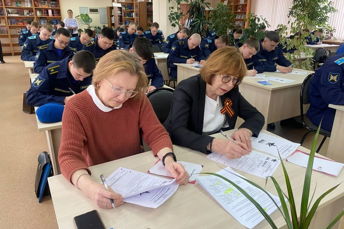 В Красноярском крае «Диктант Победы» написали более 19 тысяч человек ...