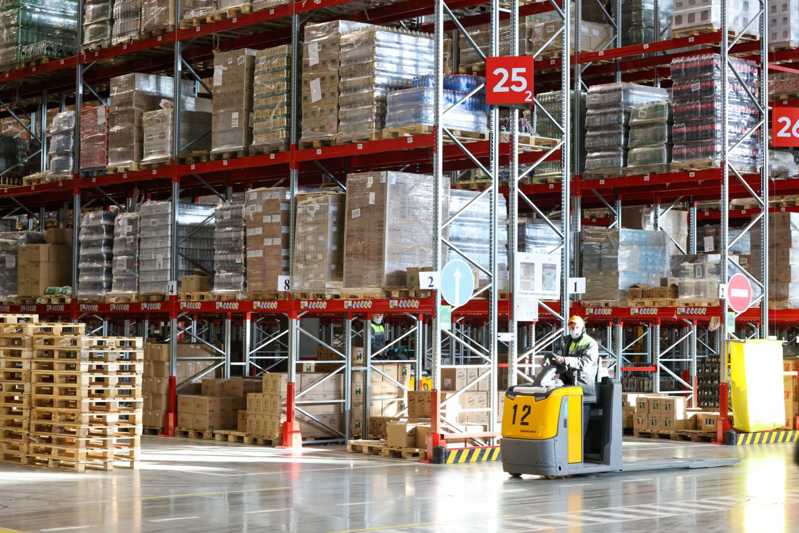 Рц вятка х5. Возврат товара надлежащего качества схема. Возврат паллет поставщику. Склад рц. Комплектовщик рц пятерочка.